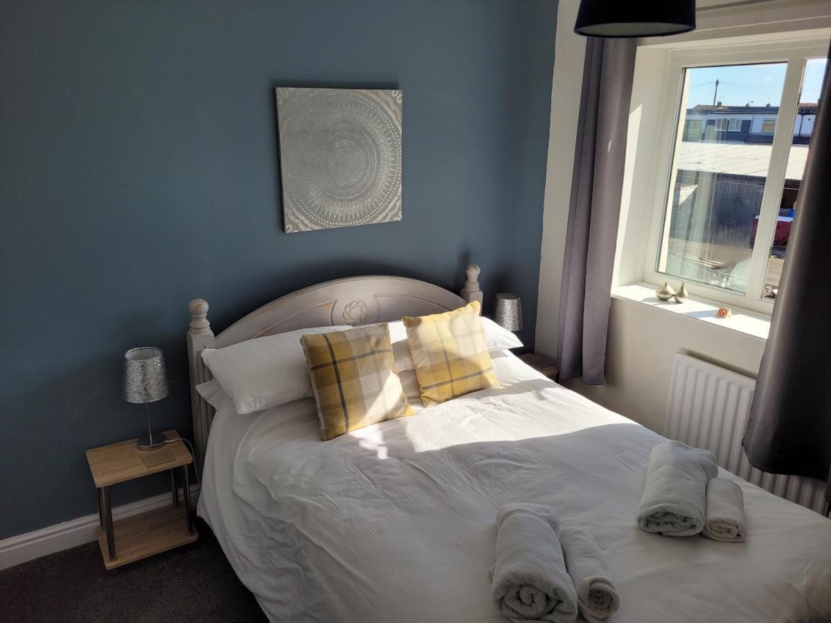 Amble Harbour Retreats Hotel ภายนอก รูปภาพ