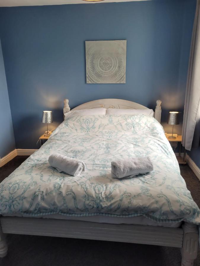 Amble Harbour Retreats Hotel ภายนอก รูปภาพ