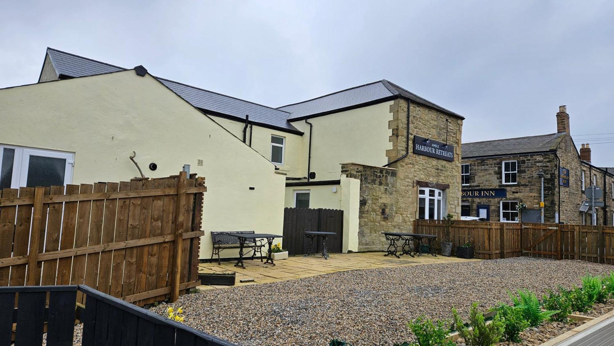 Amble Harbour Retreats Hotel ภายนอก รูปภาพ