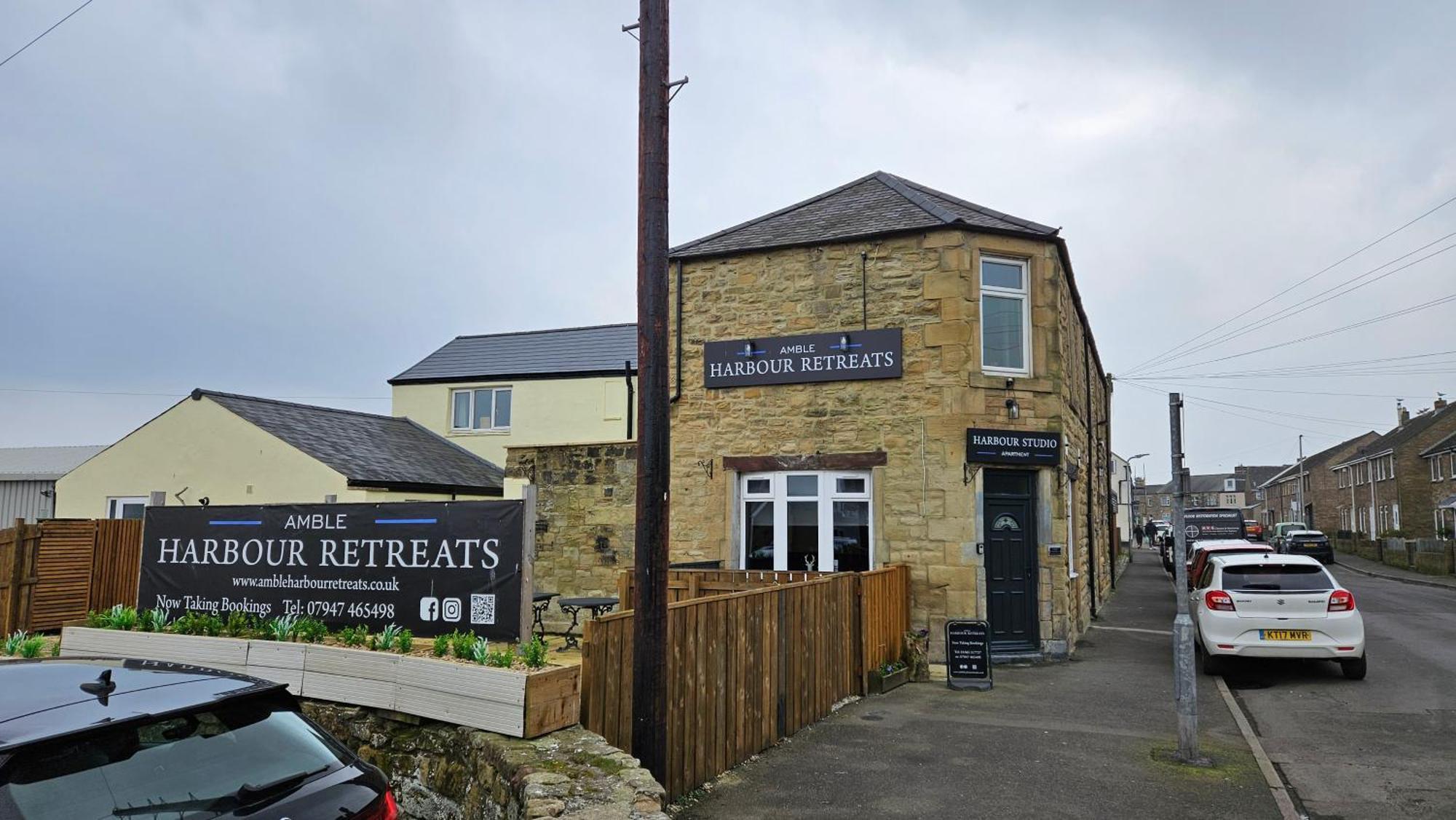 Amble Harbour Retreats Hotel ภายนอก รูปภาพ