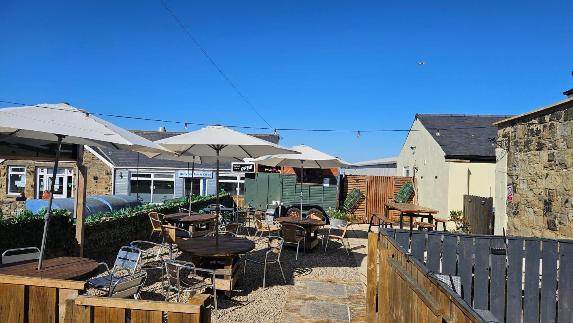 Amble Harbour Retreats Hotel ภายนอก รูปภาพ